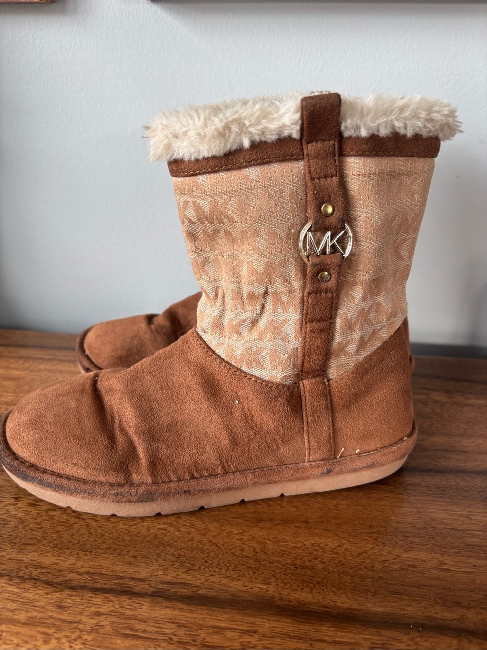 Michael Kors Girls Yancy Faux Fur Suede Monogram Winter Boots Brown Size 3
